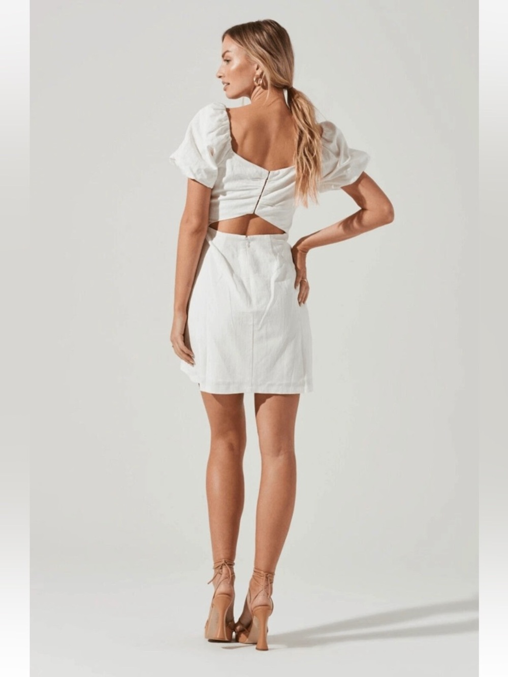 ASTR The LABEL Linen Pleat Front Puff Sleeve Mini Dress White M NWT - Picture 2 of 10